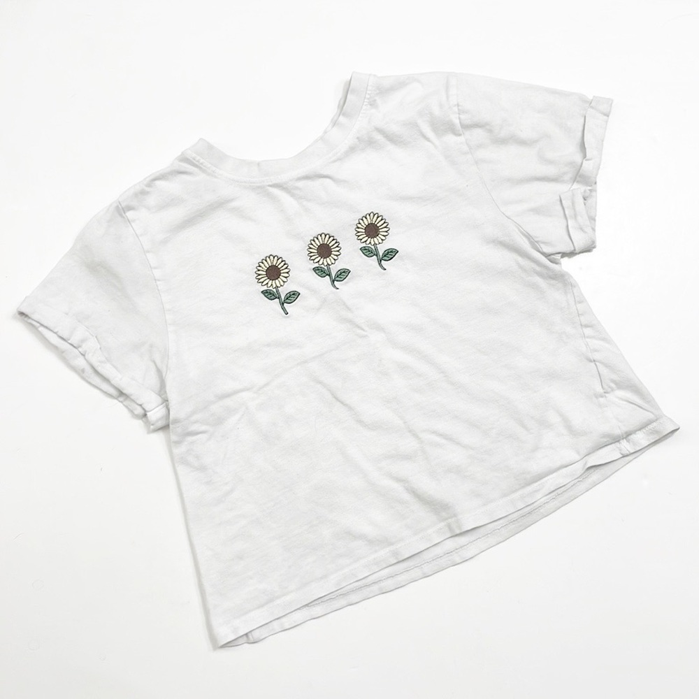 Vibe N' sunflower crop top